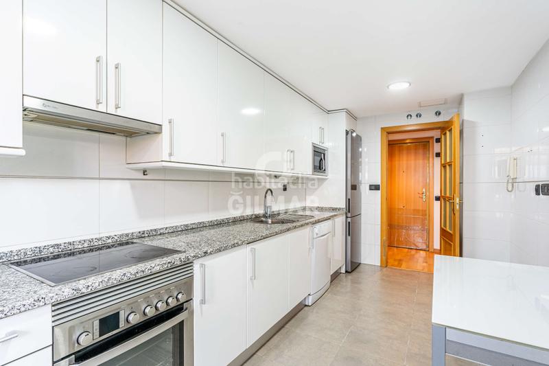 Foto 9bf3c9bf-4ccf-4095-83d0-66314801b7e7. Flat with heating parking pool in Sector B Boadilla del Monte