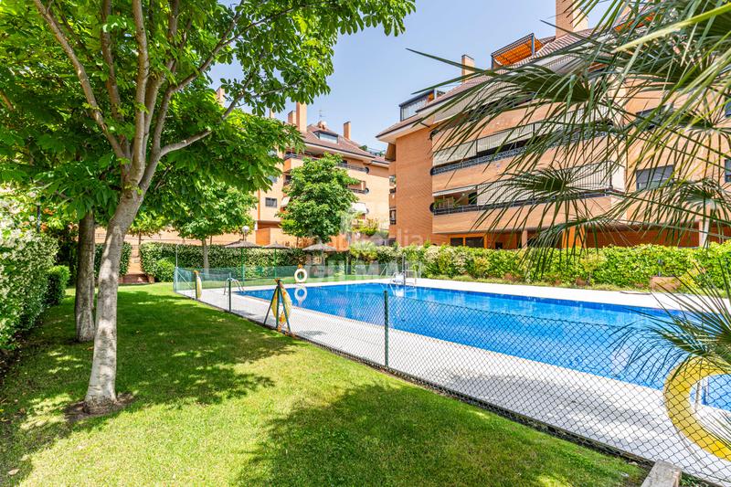 Foto b0b9f172-d9cc-4a06-b8e5-82de6194ee83. Flat with heating parking pool in Sector B Boadilla del Monte