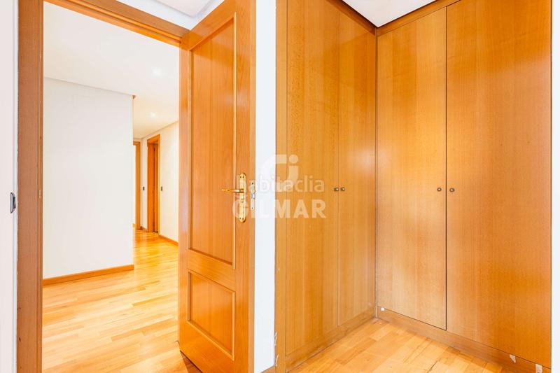 Foto b232a477-6ff3-4670-b419-13c98ca4ebe5. Flat with heating parking pool in Sector B Boadilla del Monte