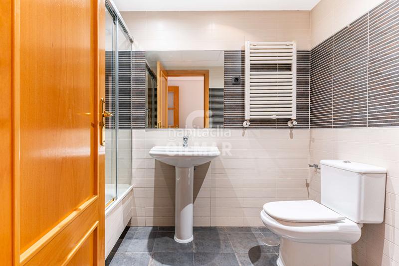 Foto c8c41c0a-baa1-4676-9416-4a89f90b2d9f. Flat with heating parking pool in Sector B Boadilla del Monte