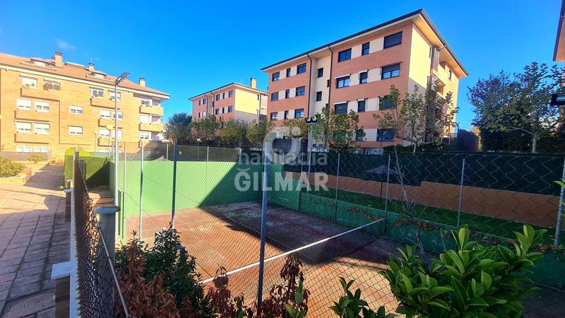 Foto 1d93bdf2-9e77-46d8-bfa5-437e7cdc1b5d. Flat with heating parking pool in Viñas Viejas Boadilla del Monte