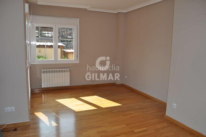 Foto 51f7e40b-7cb2-46e9-87ee-5762f66c1c0e. Flat with heating parking pool in Viñas Viejas Boadilla del Monte