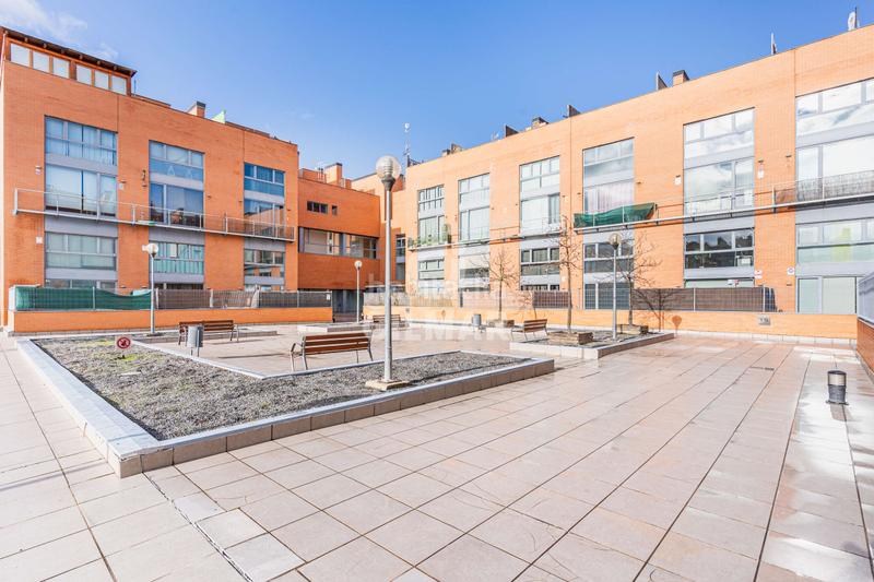 Foto 8b9109d6-f2f0-494e-9b66-036fe1892d60. Duplex with heating parking in Campodón-Ventorro del Cano Alcorcón