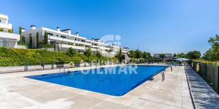 Maison jumelée à Valdecabañas. Descubre este exclusivo chalet adosado con ascensor en la presti