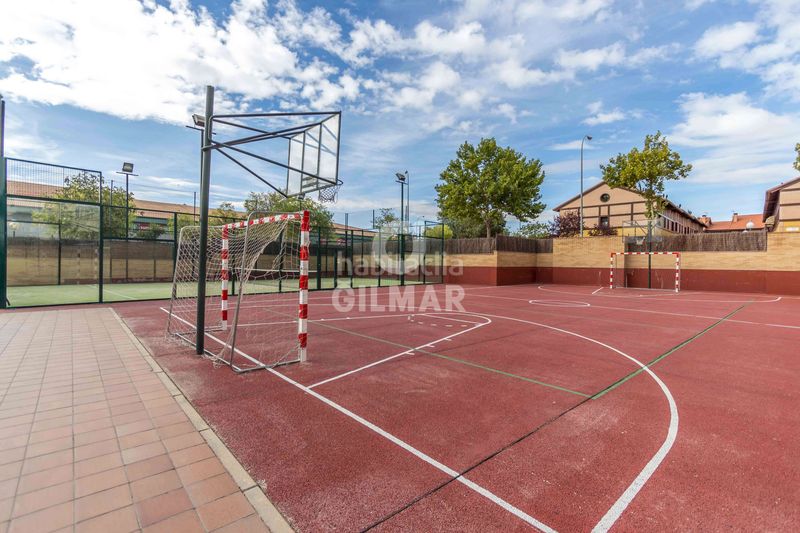 Foto 0ef8fa92-d6b3-4402-ab3e-201ae57f097d. Pis amb calefacció aparcament piscina a Viñas Viejas Boadilla del Monte