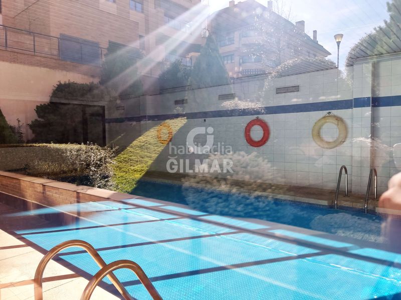 Foto 6b5e4093-7bfb-4e9f-84e9-af41a14e5c95. Pis amb calefacció aparcament piscina a Viñas Viejas Boadilla del Monte