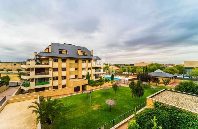 Foto c23399e9-a979-4169-9dac-cd6f14985e0a. Pis amb calefacció aparcament piscina a Viñas Viejas Boadilla del Monte