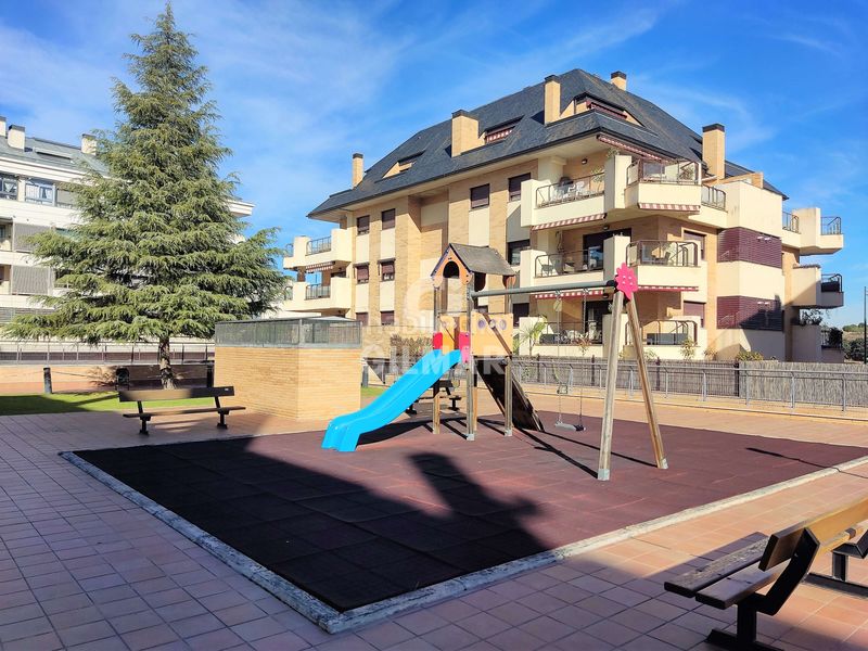 Foto cafde594-bd86-4d47-ad4c-957a3dcb7407. Pis amb calefacció aparcament piscina a Viñas Viejas Boadilla del Monte