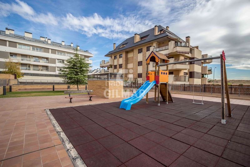 Foto fea93f92-44d1-43ad-8f60-558785200a46. Pis amb calefacció aparcament piscina a Viñas Viejas Boadilla del Monte