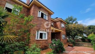 Xalet a El Bosque. Descubre esta magnífica propiedad ubicada en la exclusiva zona d