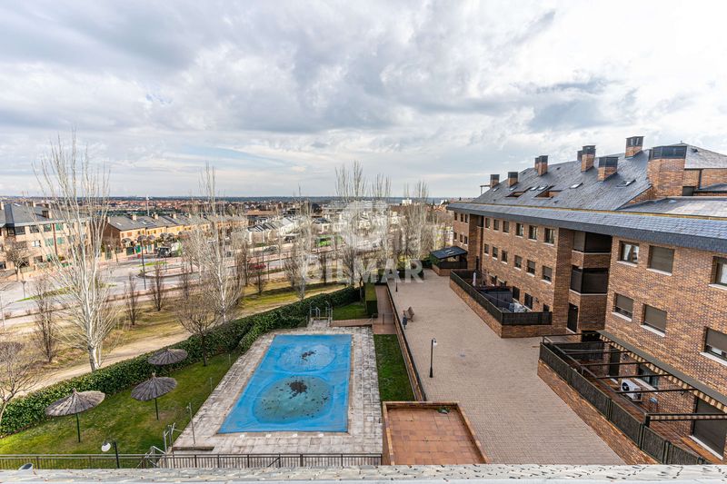 Foto 49a3888f-3308-414f-b701-26f776a40536. Dúplex amb calefacció aparcament piscina a Viñas Viejas Boadilla del Monte