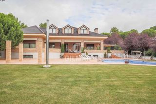 Xalet en Las Lomas. Descubre esta majestuosa propiedad ubicada en la exclusiva urban