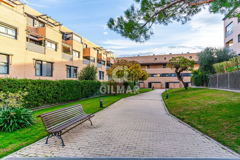 Foto 5aaccd87-7979-4686-8693-720a4cb4c826. Planta baixa amb calefacció aparcament piscina a Boadilla del Monte