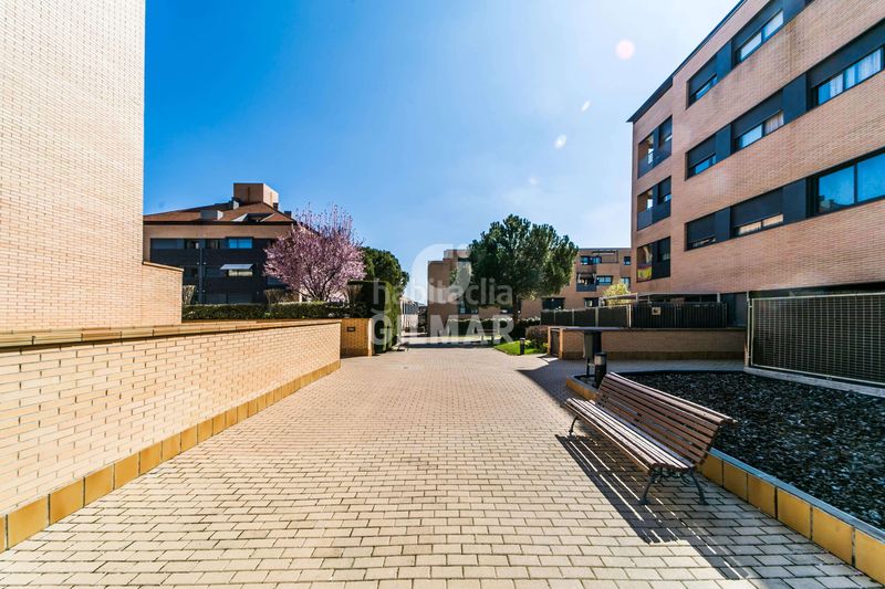 Foto 8bbf5081-8422-4173-bea5-f1d06c2cdff8. Planta baixa amb calefacció aparcament piscina a Boadilla del Monte