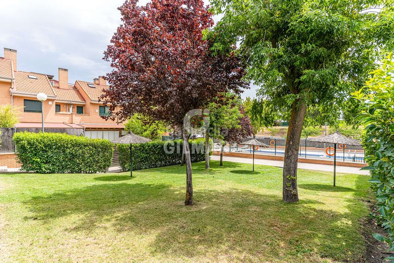 Foto d9fd3664-89fc-41f0-b729-9ceb0e1727c0. Pis amb calefacció aparcament piscina a Sector B Boadilla del Monte