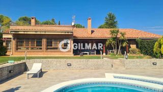 Chalet in Las Lomas. Descubre esta espectacular vivienda independiente situada en la