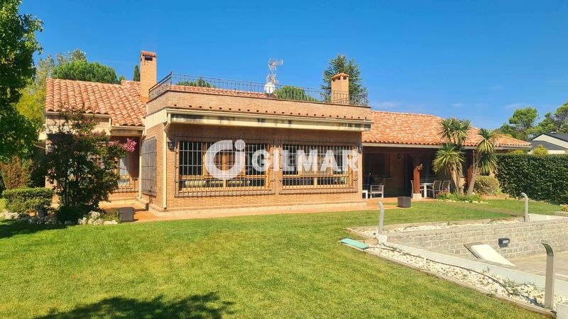 Foto efd22954-a865-4166-81ad-0203e1324401. Xalet amb calefacció aparcament piscina a Las Lomas Boadilla del Monte