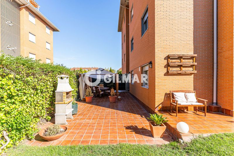 Foto 6ce0b642-9e24-46ce-a5af-1e3ca794fe5e. Planta baixa amb calefacció aparcament piscina a Boadilla del Monte