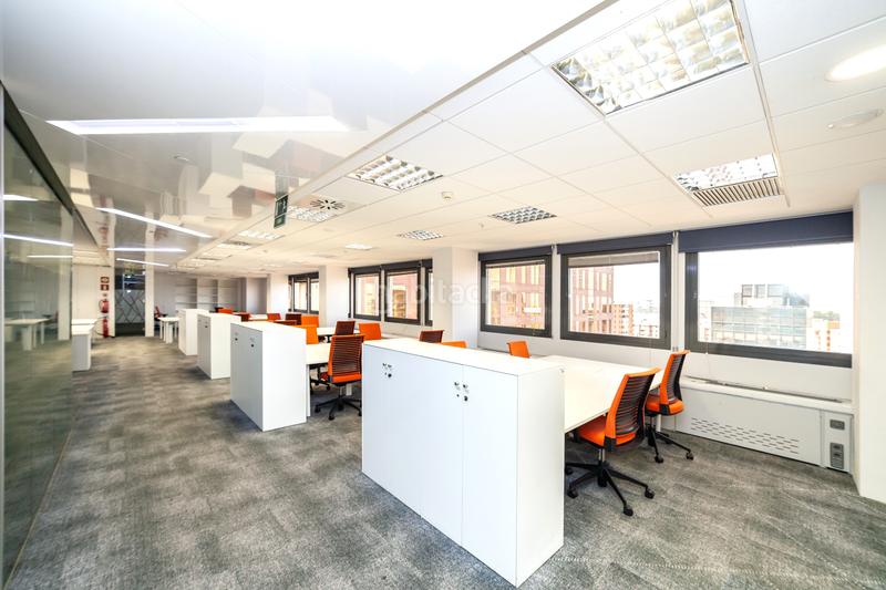 Foto 6f9da1fb-462f-4a47-8743-7988faaf9587. Lloguer oficina amb calefacció a Castilla Madrid