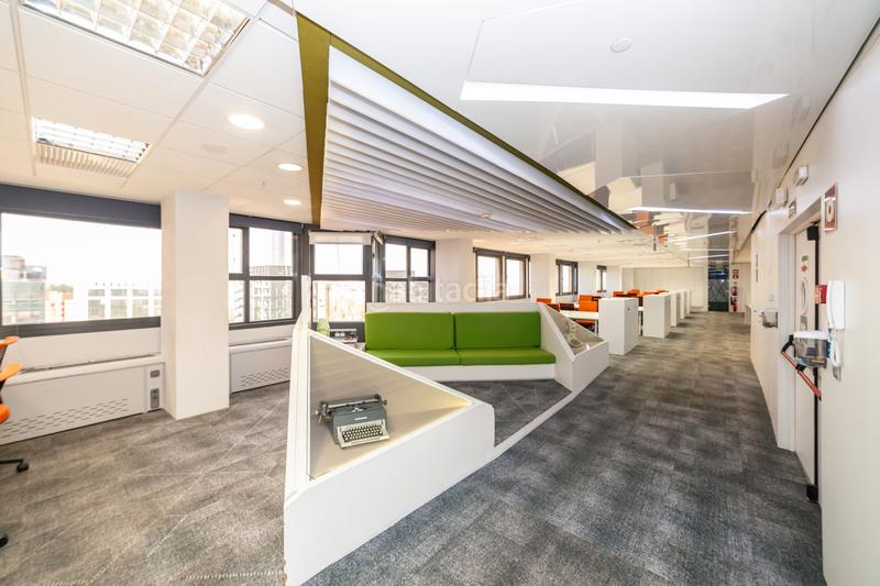 Foto e44ad563-ff6a-4a7d-8f3f-9c4d73368c77. Rent office space with heating in Castilla Madrid