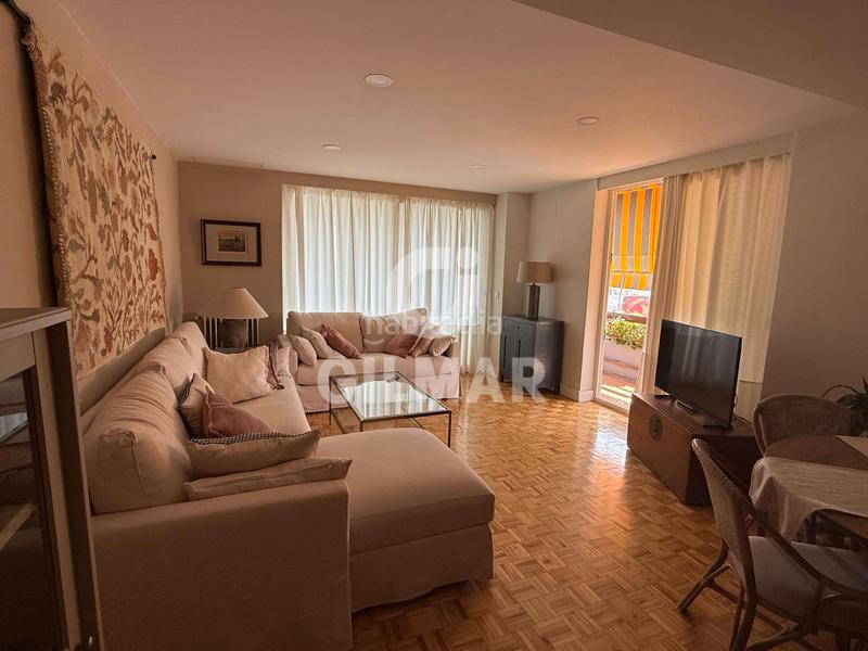 Foto 51423b1d-6cc6-4d49-a11a-224dbee92efc. Rent flat with heating pool in La Buhaira Sevilla