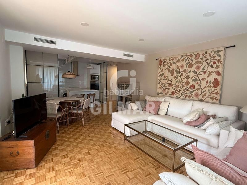 Foto 7391d670-892b-45ed-a5cf-5c3eed7afc64. Rent flat with heating pool in La Buhaira Sevilla