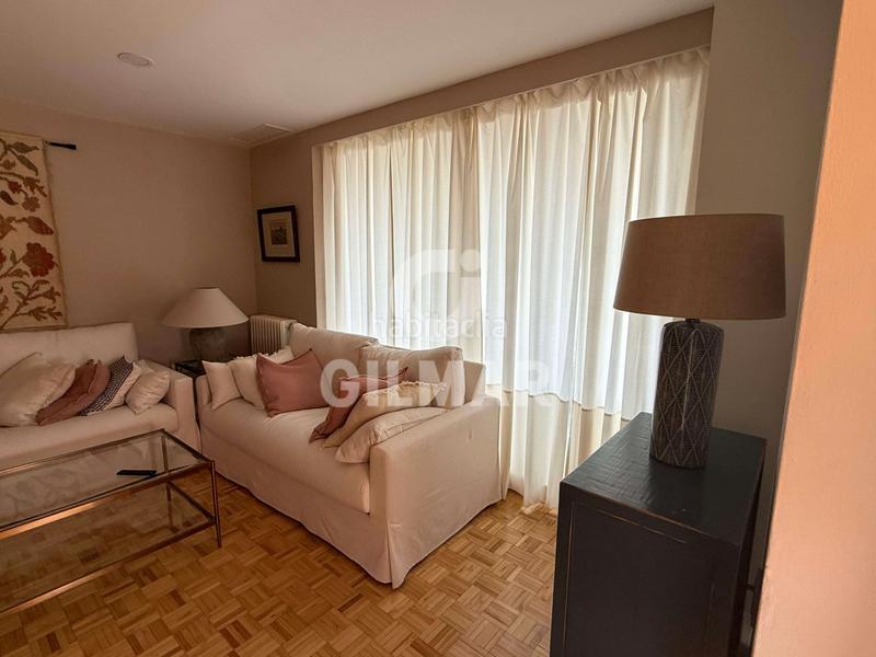 Foto 89f27a0a-7a26-4bc3-bb69-0b6a0f9b8d5f. Rent flat with heating pool in La Buhaira Sevilla