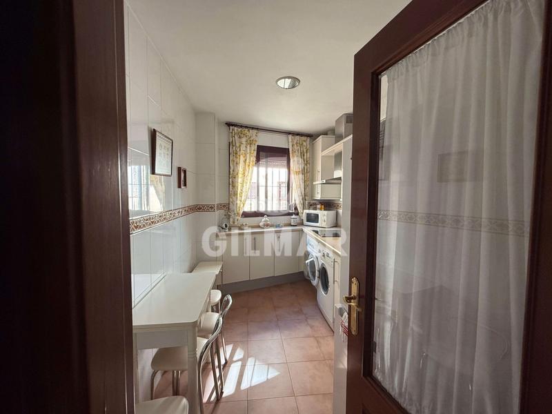 Foto 14f86125-37b6-4eca-bcb2-f5ab81b20a22. Location appartement avec chauffage parking dans Ciudad Jardín Sevilla