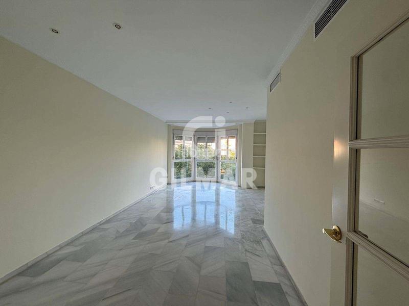 Foto 4506219c-1409-4f0e-85d5-2b49c13cb5c2. Location appartement avec parking piscine dans El Porvenir Sevilla