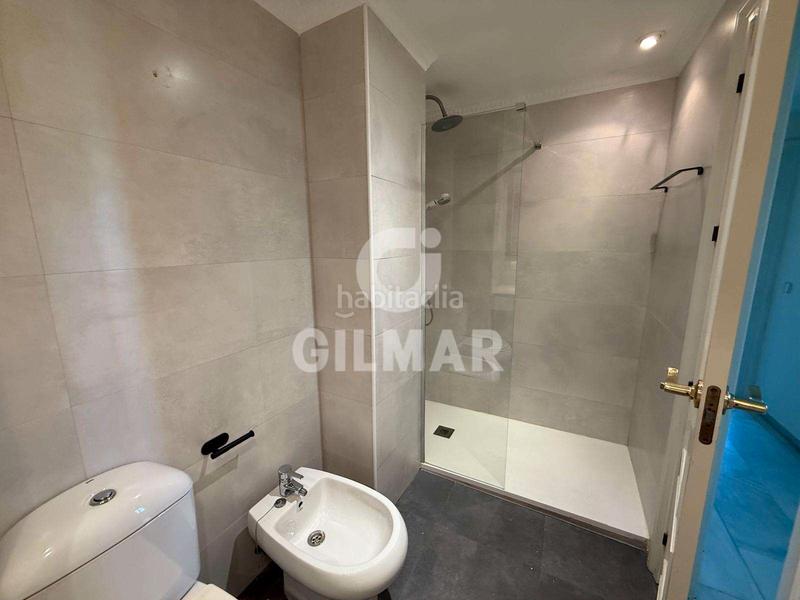 Foto 5eef7d62-5047-4e50-a909-bb777f078384. Location appartement avec parking piscine dans El Porvenir Sevilla