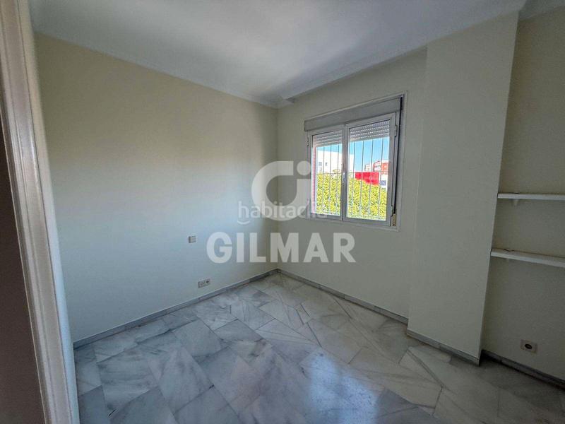 Foto 6eec11d4-dbc8-43e8-969f-8d8fd0436eba. Location appartement avec parking piscine dans El Porvenir Sevilla