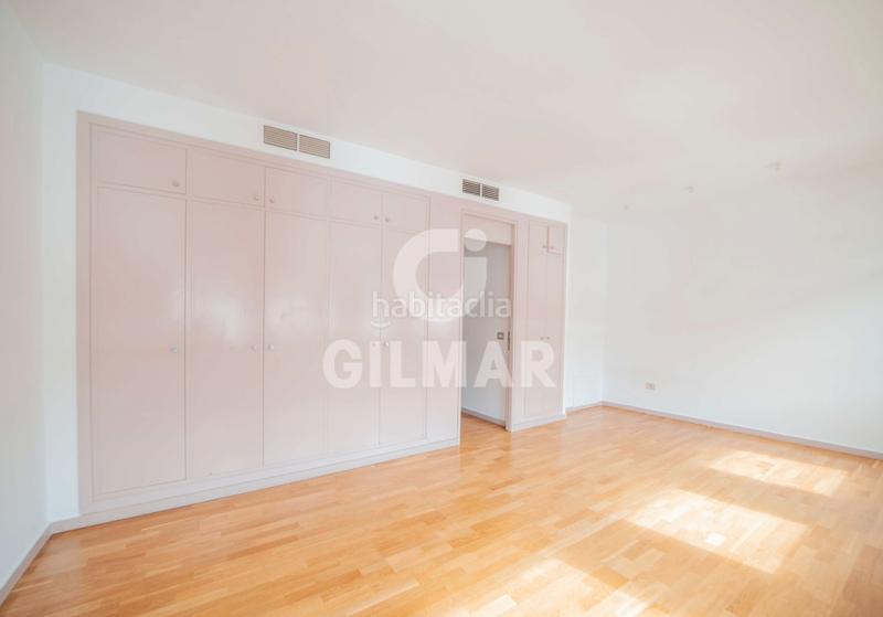 Foto 8d8a8886-c54f-443b-b1bf-2ec65d70a93b. Location appartement avec parking dans San Lorenzo Sevilla