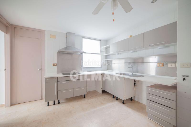 Foto ec988cf7-4d38-4216-ade4-ecd9175b41cc. Rent flat with parking in San Lorenzo Sevilla