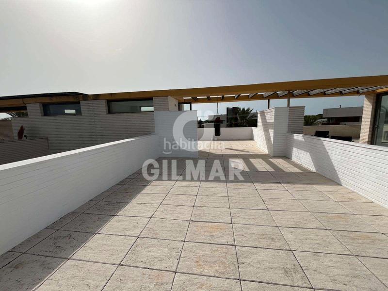 Foto 2b6f771e-45f6-45b6-961d-77c876c29973. Lloguer casa adossada amb xemeneia aparcament a Vistahermosa Puerto de Santa María (El)