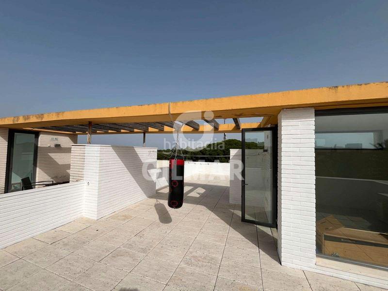 Foto 639182d0-d56e-4db8-8603-c48e3723ba84. Lloguer casa adossada amb xemeneia aparcament a Vistahermosa Puerto de Santa María (El)