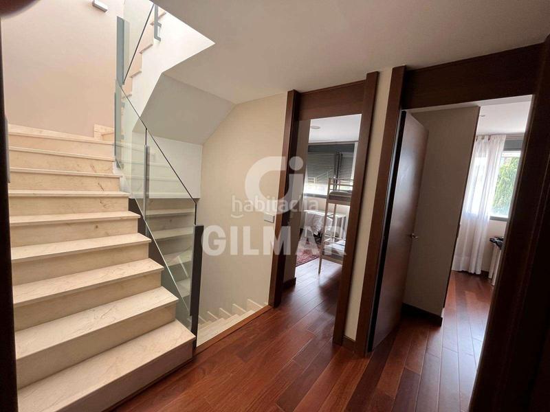 Foto 9e731b21-7ab5-4e2d-bada-17708e3d753e. Rent semi detached house with fireplace parking in Puerto de Santa María (El)