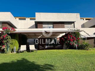 Rent Semi detached house  Calle amerigo vespucci. Gilmar alquila temporal en vistahermosa