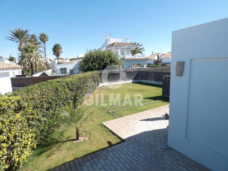 Foto 360ec430-a003-4054-9d40-2a74a9ac764c. Lloguer casa adossada amb xemeneia calefacció aparcament a Puerto de Santa María (El)