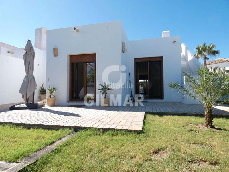 Foto a75b8f23-4c70-456e-a975-4f1bbb969de9. Lloguer casa adossada amb xemeneia calefacció aparcament a Puerto de Santa María (El)