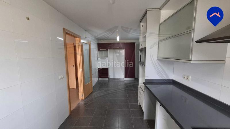Foto 5f17d88f-98d0-42ba-af5d-cf4227e440ed. Casa adossada amb calefacció aparcament piscina a Paterna