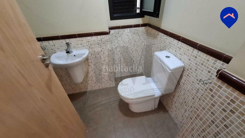 Foto c0a4be14-938e-40e8-9802-823f49f89080. Casa adossada amb calefacció aparcament piscina a Paterna