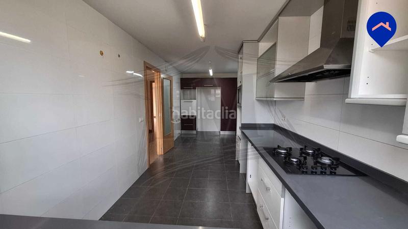 Foto d3e15b82-5867-4a78-8881-c8dd2fae4995. Casa adossada amb calefacció aparcament piscina a Paterna