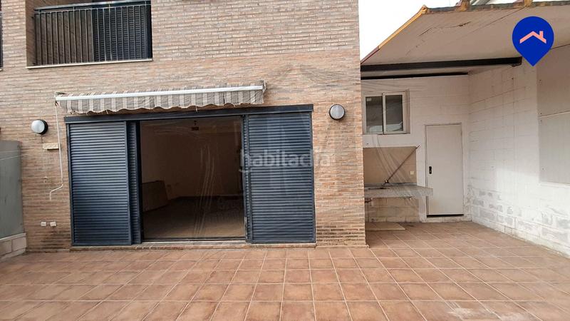 Foto b4810f6e-fb2f-441c-bc3c-6c613748e4e0. Casa adossada amb calefacció aparcament piscina a Paterna
