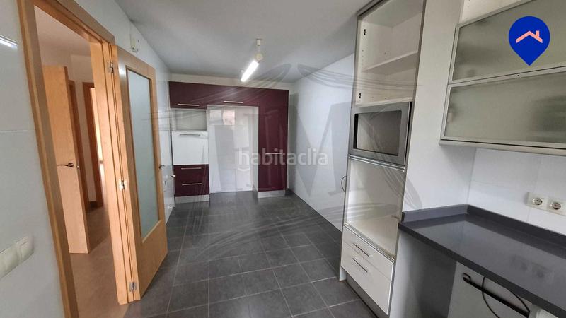 Foto ed4cdf56-939a-4e7f-a991-4ca913267080. Casa adossada amb calefacció aparcament piscina a Paterna