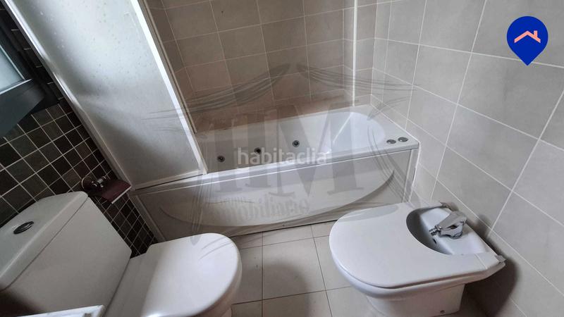 Foto e6640a19-4fbf-46d7-8a64-b341e4fd1b00. Casa adossada amb calefacció aparcament piscina a Paterna