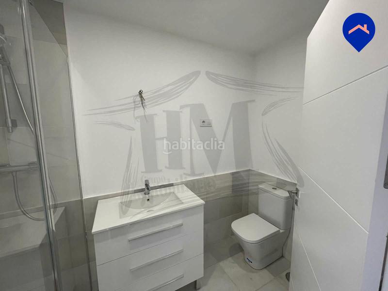 Foto 8c68f6a7-fe01-4a7c-86ed-291d77d90db3. Flat with heating parking pool in Valdeacederas Madrid