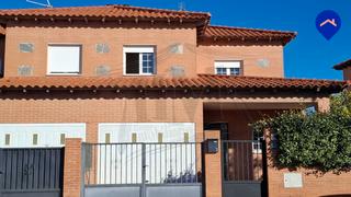 Maison jumelée  Calle 11 de marzo. ¡tú propiedad por menos de un alquiler!