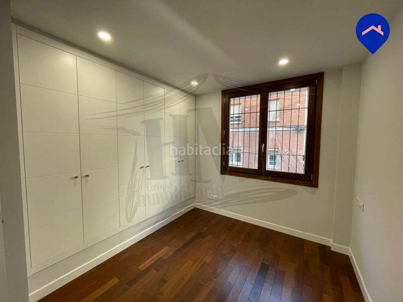 Foto b9a36b69-ac63-41fc-a121-57b564daef62. Flat with heating parking pool in Valdeacederas Madrid