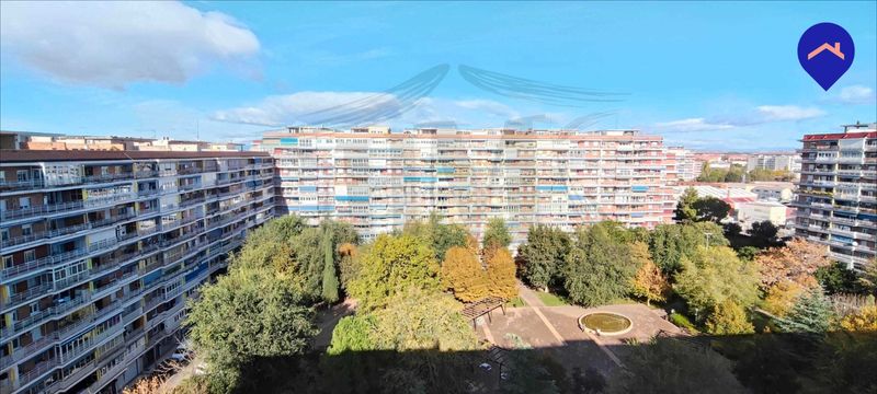 Foto b9bb246e-3d8c-4bd8-b9ba-95f2c5560123. Àtic amb calefacció aparcament a Parque Cataluña Torrejón de Ardoz
