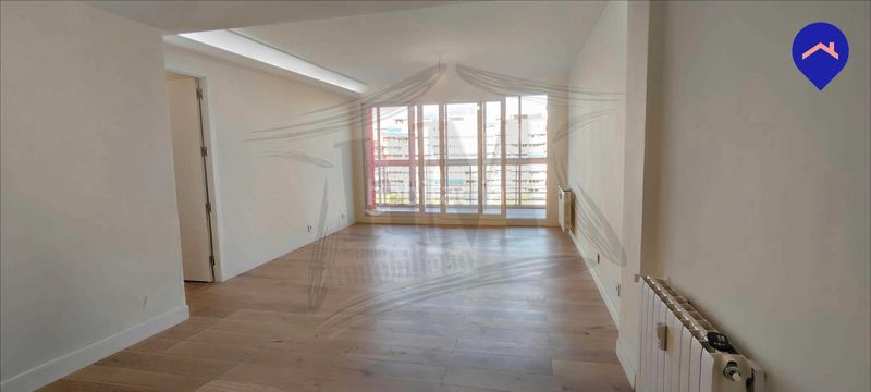 Foto d674f8b8-d32f-495b-a2bd-7b536e51af19. Àtic amb calefacció aparcament a Parque Cataluña Torrejón de Ardoz